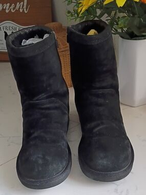 UGG SHORT WINTER BOOTS FOR WOMEN
